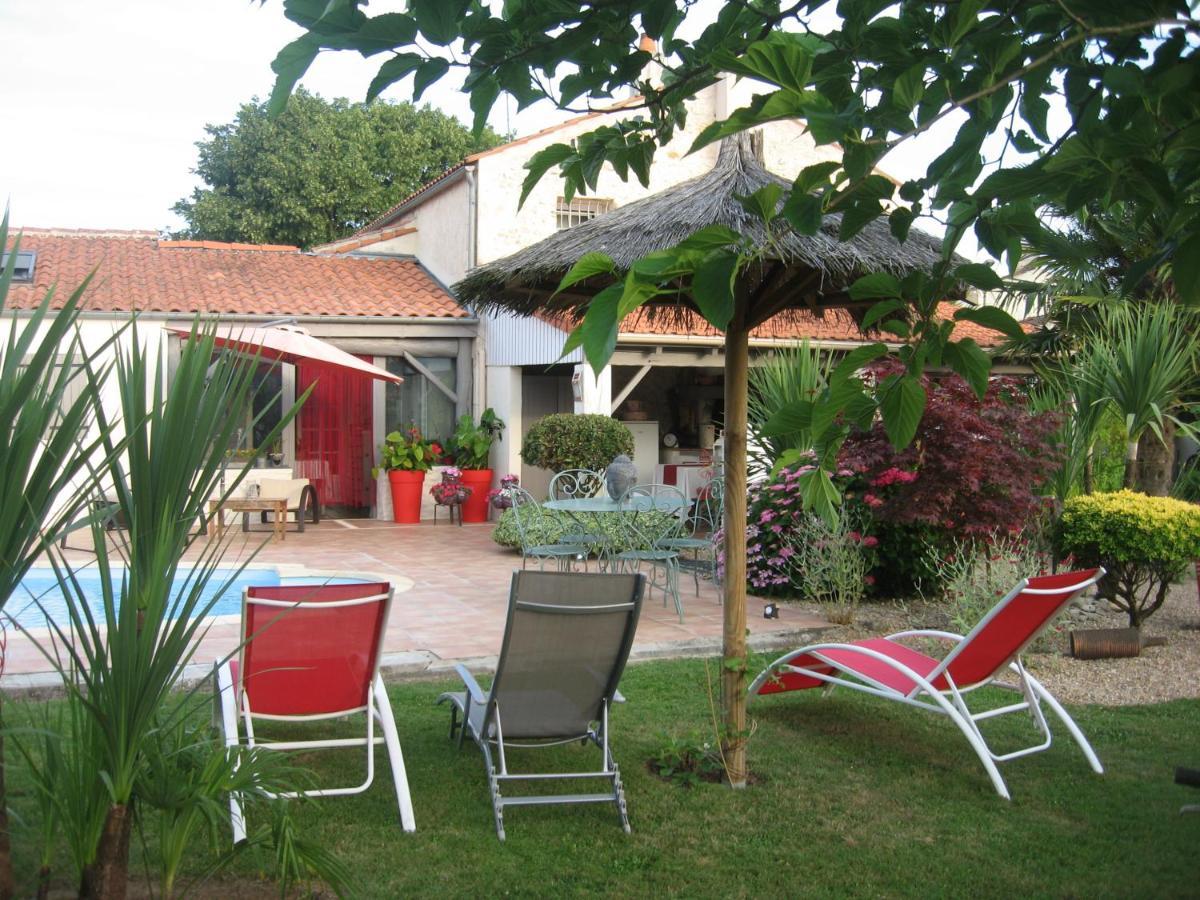 La Roseraie Trizay Buitenkant foto