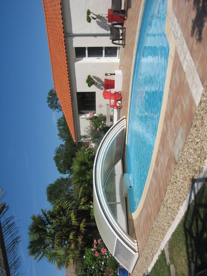 La Roseraie Trizay Buitenkant foto
